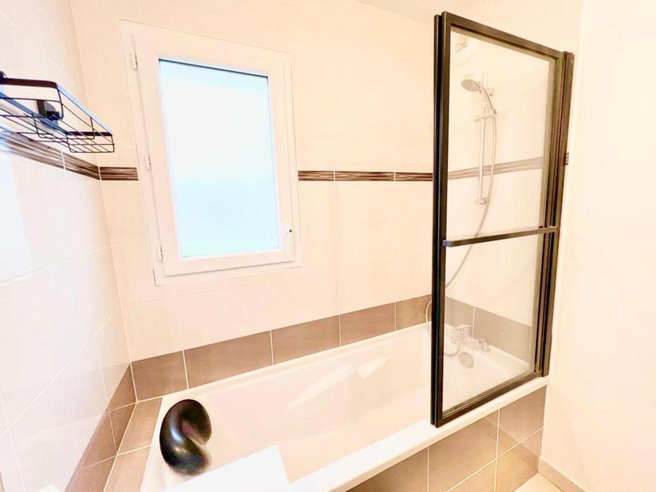 L'Atelier Chic - Wifi Fibre - Parking Privee - Balcon - Netflix Appartement Lanester Buitenkant foto